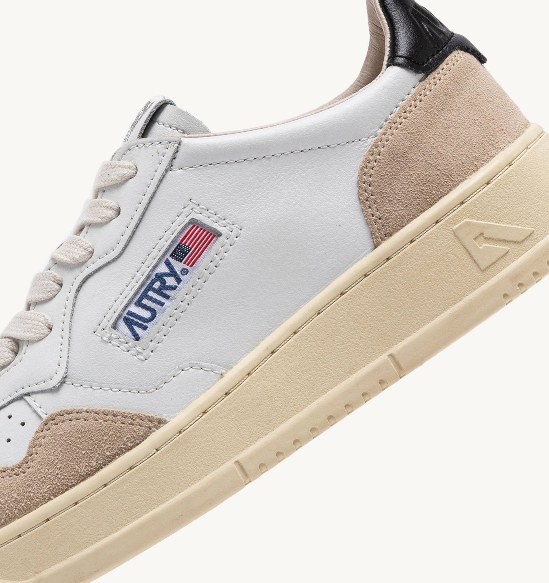 AUTRY - BASKETS MEDALIST LOW EN CUIR