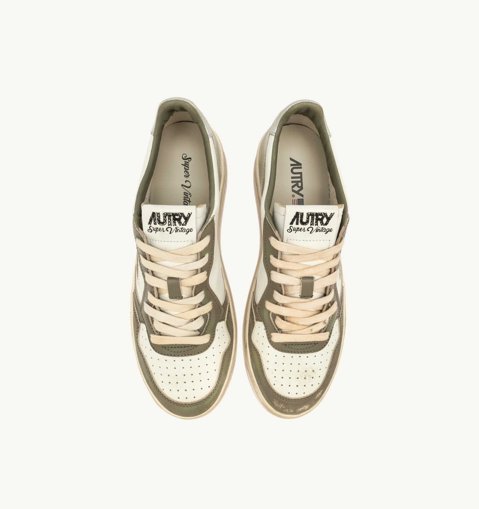AUTRY - BASKETS MEDALIST LOW SUPER VINTAGE WHISPER WHITE VERT ET SILVER