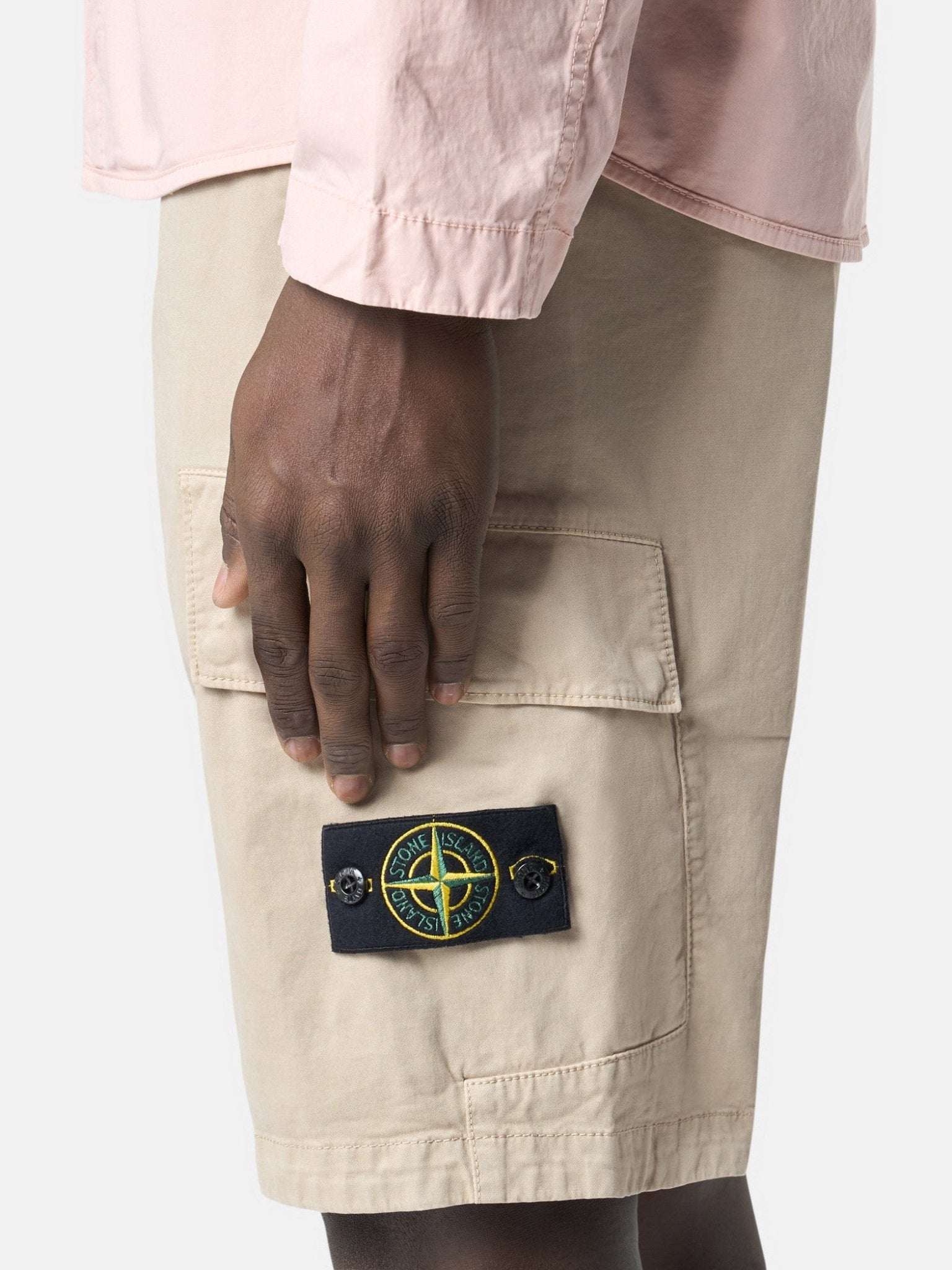 STONE ISLAND - Bermuda cargo coupe slim à poches zippées Desert