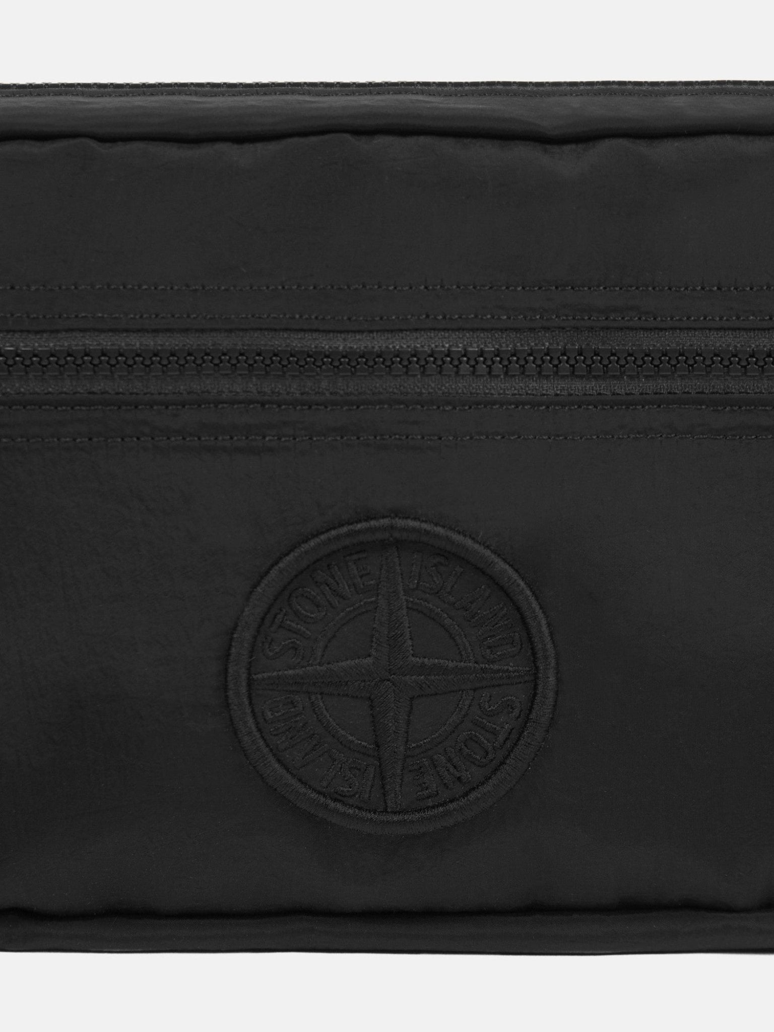 STONE ISLAND - Sac banane rembourré et zippé à poches Noir